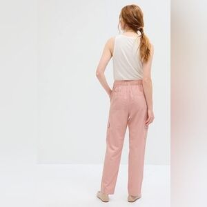 NWT Gap Women's Easy Cargo Pants  size Large Light Pink